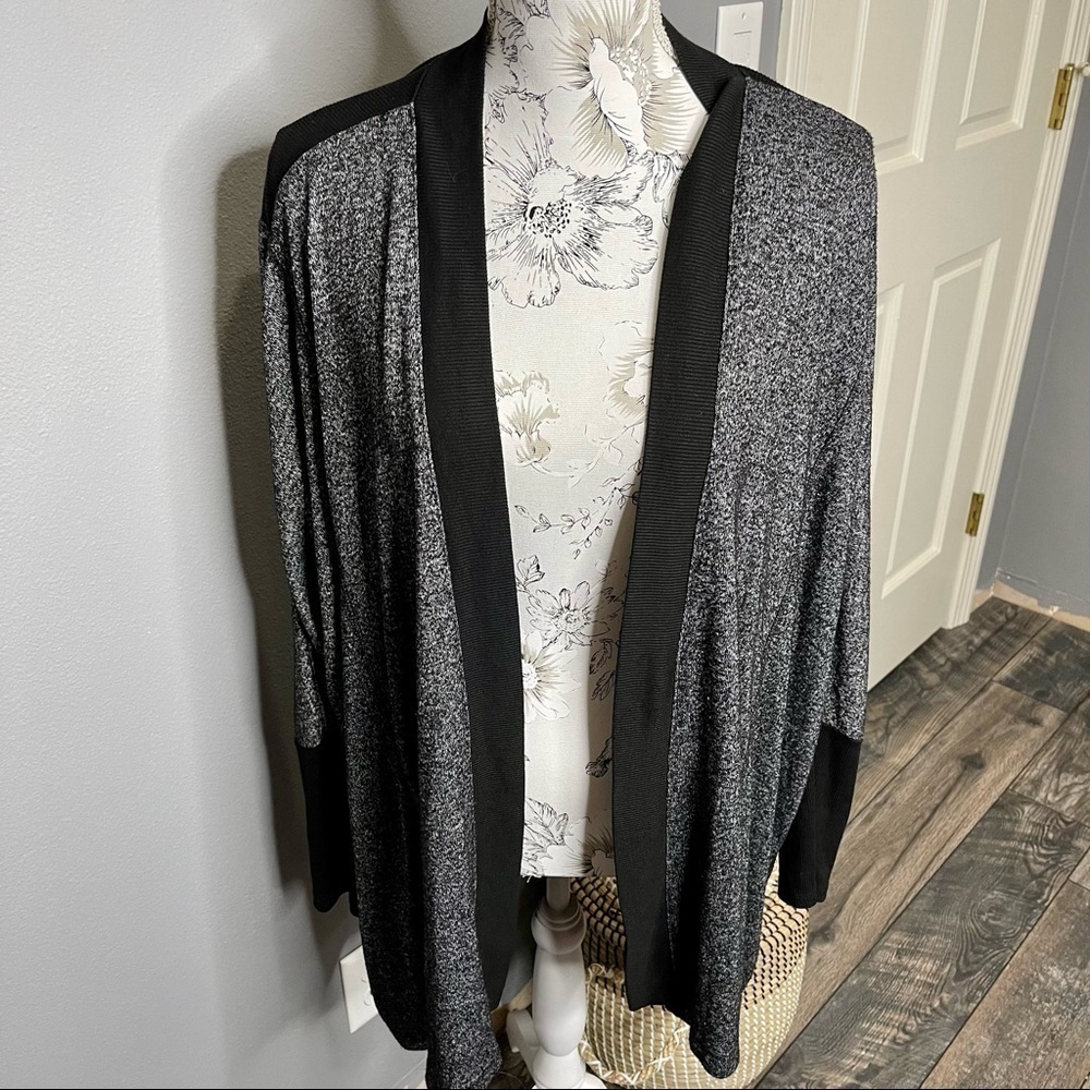 B Active Women’s Gray Black Pullover Cardigan Sweater Size 14 16